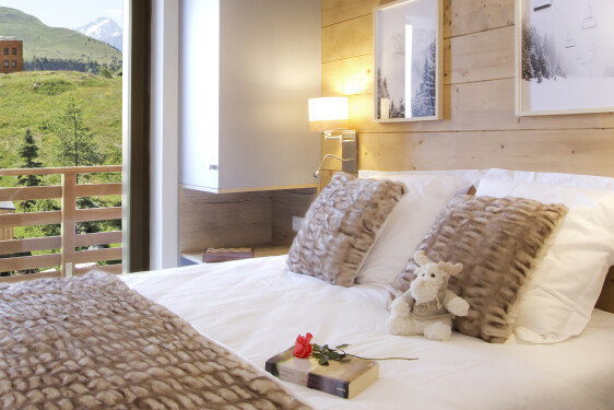 CHAMBRE ECLOSE-ALPES D HUEZ